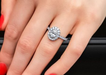Top tips before purchasing an engagement Ring