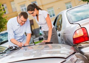 Dealing With Your Insurance After an Auto Accident