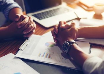 8 Tips for Negotiating Successfully Across Borders