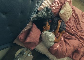 Better Sleep: Pros and Cons of Purchasing a Mattress Online