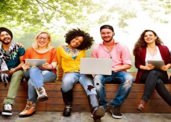 Simple Ways To Create And Maintain Solid Alumni Relations 