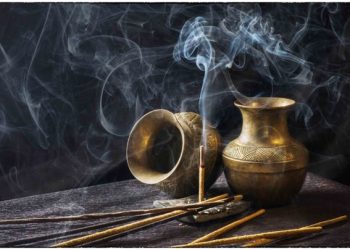 What Are the Benefits That Are Associated With Burning Incense?