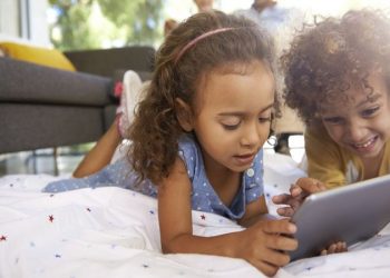 How To Decide The Right Level Of Screen Time for Toddlers