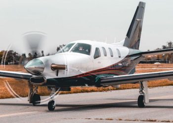 Should You Buy or Lease a Private Aircraft?