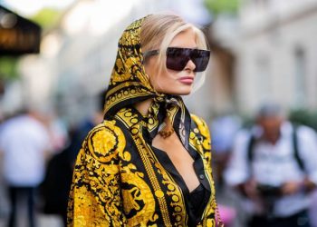 Exciting ways of styling yourself with a scarf