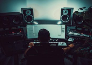Know About the Processes Involved In Electronic Music Production (EDM)