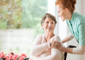 Assisted Living: 5 Benefits for Your Aging Loved One