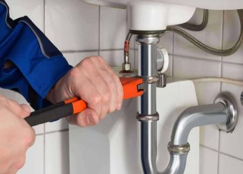 Techniques That Plumbers Use to Troubleshoot Drain-Related Issues