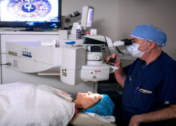 What Is Astigmatic Keratotomy?