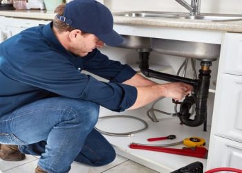 When do you need to call a plumber for a blocked drain?