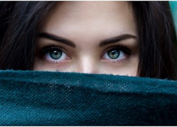 How to Achieve Younger-Looking Eyes