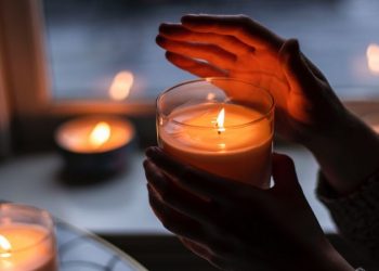 A Quick Guide to the Different Types of Candle Wicks