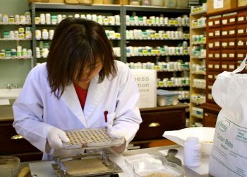 A Guide to the Duties of Pharmacy Technicians in the Medical Industry