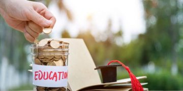 Top 8 Student Loan Tips For Recent Graduate