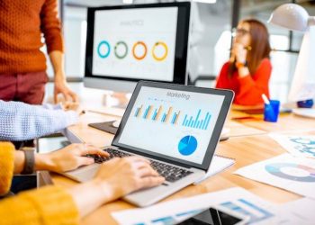 How to perform competitive analysis in digital marketing?