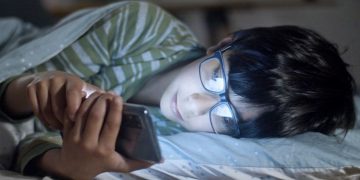 Six practical ways to break your child’s screen addiction