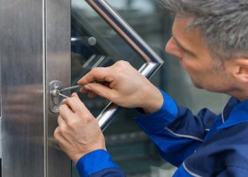 What Does a Locksmith Do?
