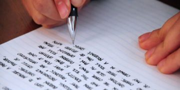 Common Do’s and Don’ts of essay writing.