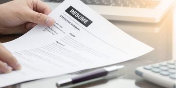 How does word choice affect your resume?