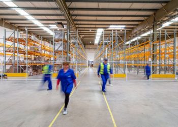 How to Save Money by Using Worldwide Express Courier?