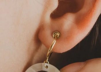 Why Do My Ears Hurt When I Wear Earrings?