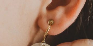 Why Do My Ears Hurt When I Wear Earrings?