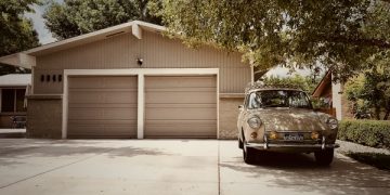 How To Use Fans To Cool A Garage