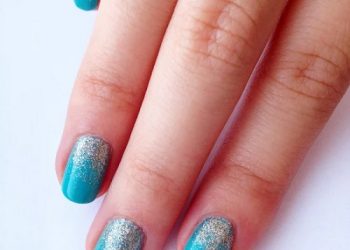 What is the Best Way to Apply Glitter Nails?