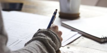6 Tips to Help You Write Any Essay With Ease