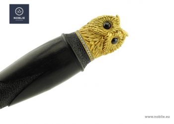 Artistic casting for knives