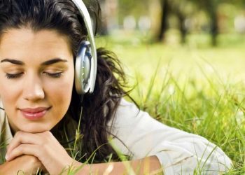 How to find headphones for women?