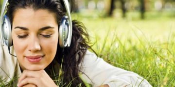 How to find headphones for women?