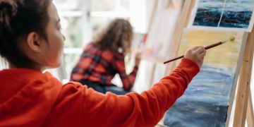 Why You Should Take Your Kid to a School with Art Program