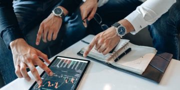 Controlling Emotions When Trading [Beginner’s Guide 2022]