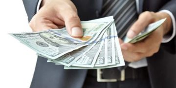 Giving Makes You Rich – Here’s Proof That Being Charitable Pays
