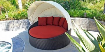 Useful tips on selecting the outdoor daybed with a canopy