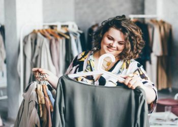 6 Ways To Accessorize Plus Size Clothing 