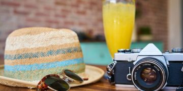 9 TIPS TO TRAVEL IN STYLE