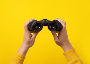 How to Choose the Best Binoculars