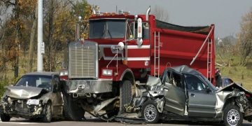 Is It Worth Hiring a Lawyer After Traffic Collisions Caused by Truck Accidents?
