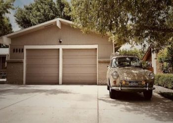 The Benefits of Using an AC Unit in Your Garage