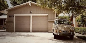 The Benefits of Using an AC Unit in Your Garage