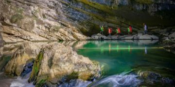 The most majestic caves in Vietnam from North to South