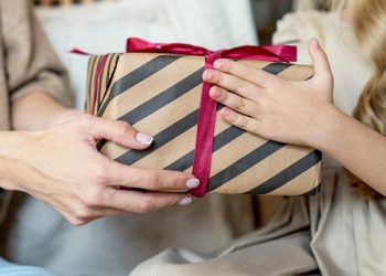 How to select birthday present for children