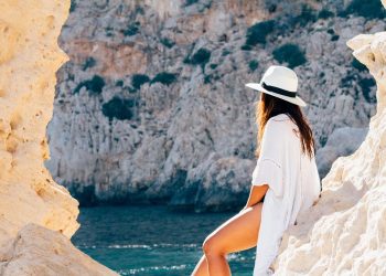 5 Style Tips to Nail the Perfect Beach Look