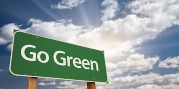 8 Reasons to Go Green and Switch to Solar Energy