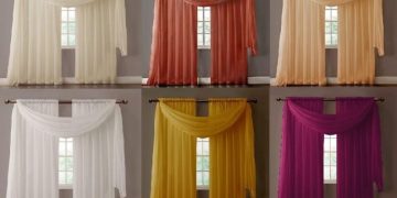Choosing The Right Color For Your Curtains