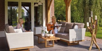 How to Make a Big Statement with Your Small Backyard 