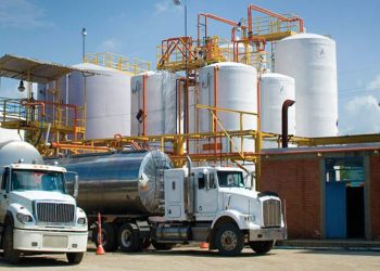 How To Choose The Right Chemical Transport For Your Business