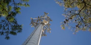 How do cell phone towers work? Let’s find out!
